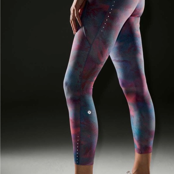 Lululemon Athletica Blue and Pink Leggings - Picture 10 of 11